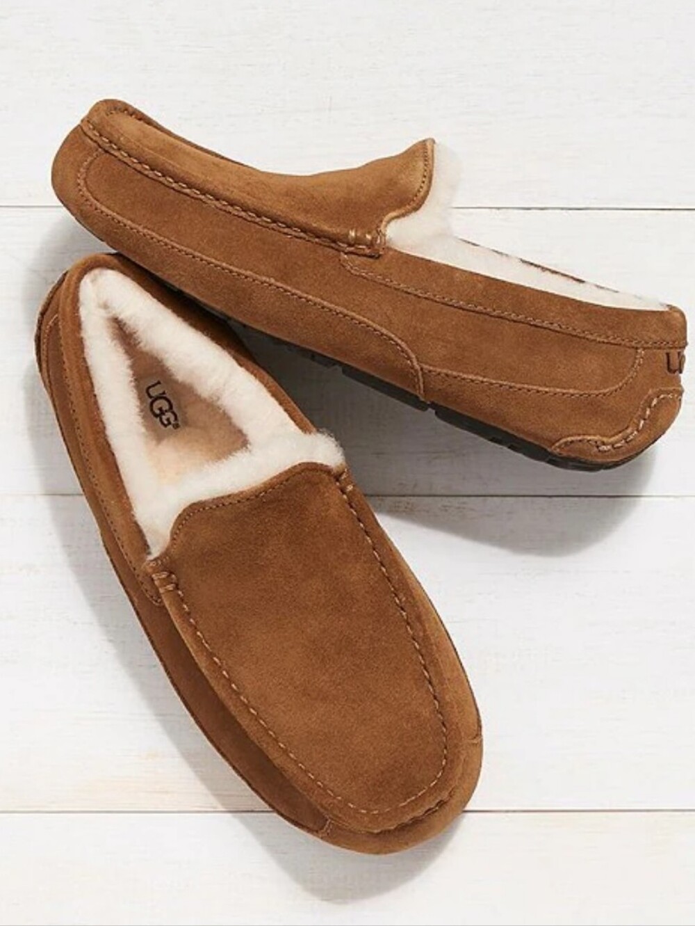 UGG Ascot Chestnut Suede Moc Toe Slippers  Men's Size 9
